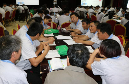 集團公司舉辦管理技能培訓會2-山東德源環(huán)氧樹脂廠家